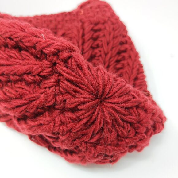KMart 100% Acrylic Ladies Crochet Beanie Hat Cap Red OSFA Cable Knit - Picture 10 of 10